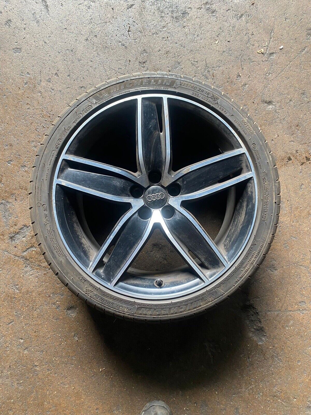 AUDI S1 8XA 601025P/J 18” ALLOY WHEELS WITH TYRES CLEAN 225/40/ZR18 7.5Jx18 37.5_3 AUDI S1 8XA 601025P/J 18” ALLOY WHEELS WITH TYRES CLEAN 225/40/ZR18 7.5Jx18 37.5